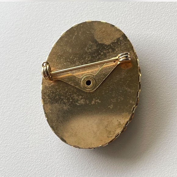 Vintage Cameo Brooch in black and white unsigned - Picture 4 of 4